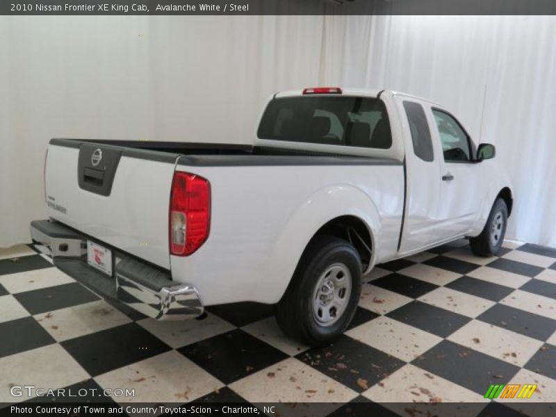 Avalanche White / Steel 2010 Nissan Frontier XE King Cab