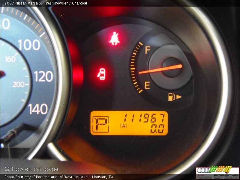 Fresh Powder / Charcoal 2007 Nissan Versa S