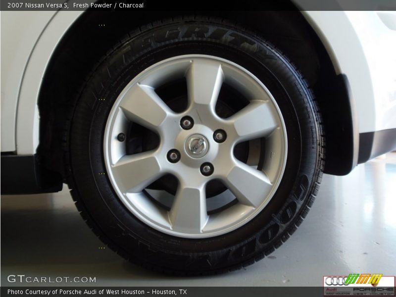 Fresh Powder / Charcoal 2007 Nissan Versa S