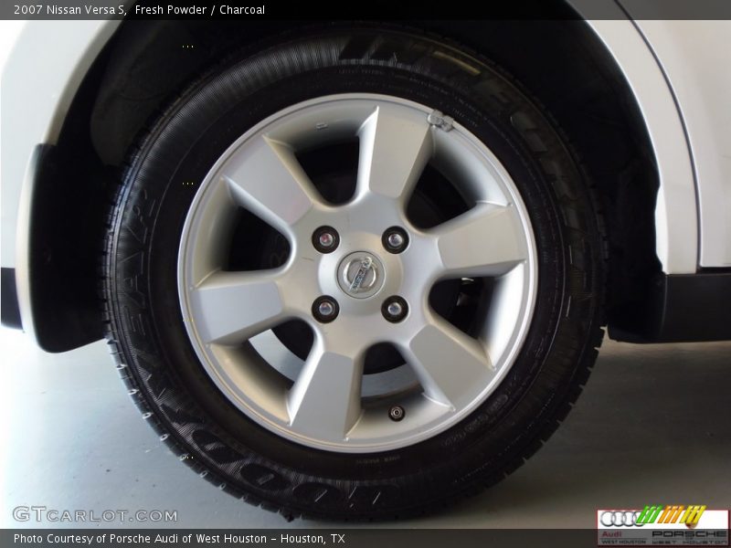 Fresh Powder / Charcoal 2007 Nissan Versa S