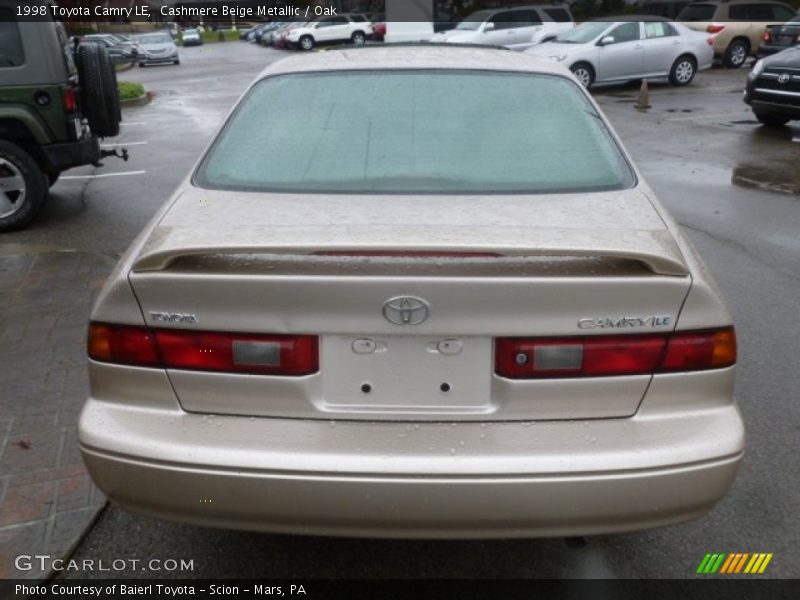 Cashmere Beige Metallic / Oak 1998 Toyota Camry LE