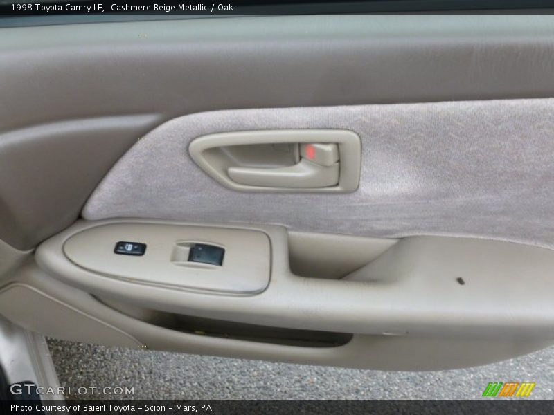 Cashmere Beige Metallic / Oak 1998 Toyota Camry LE