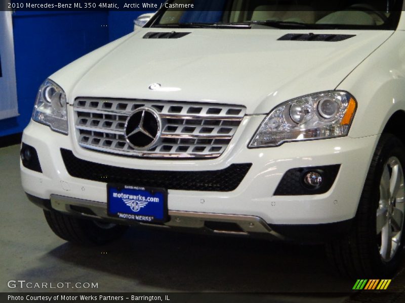 Arctic White / Cashmere 2010 Mercedes-Benz ML 350 4Matic