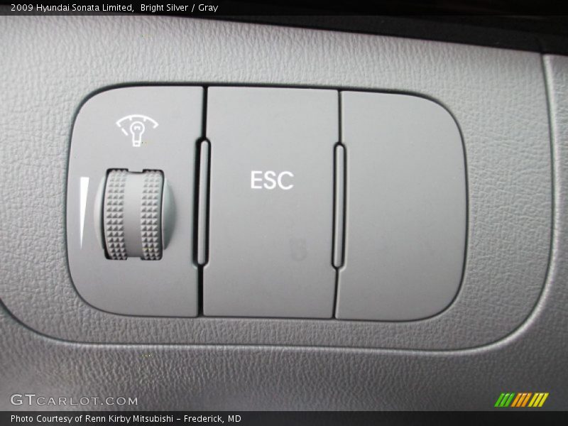 Bright Silver / Gray 2009 Hyundai Sonata Limited