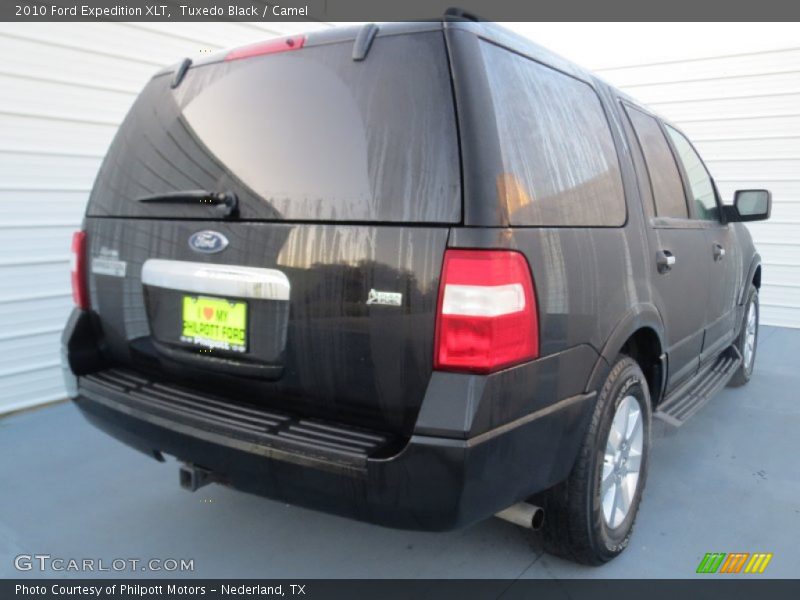 Tuxedo Black / Camel 2010 Ford Expedition XLT