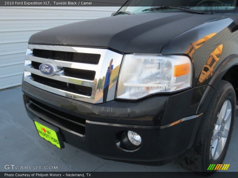 Tuxedo Black / Camel 2010 Ford Expedition XLT