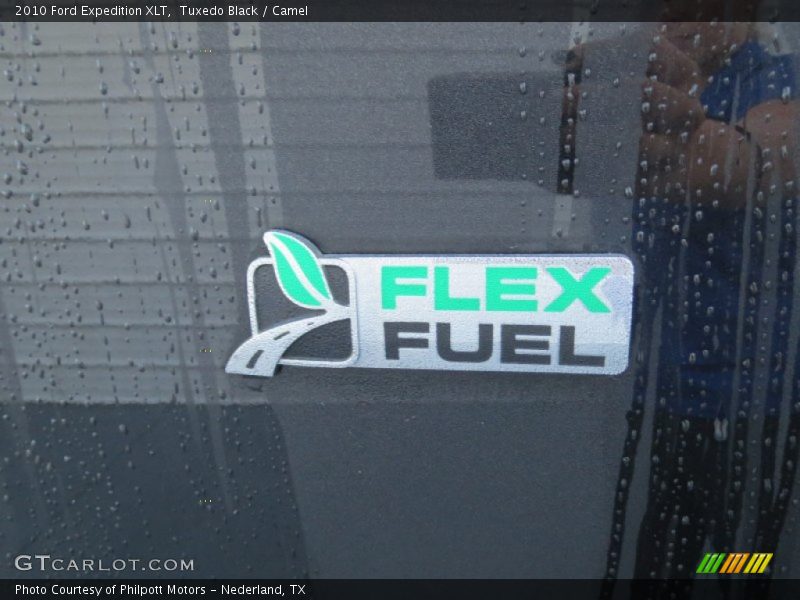 Tuxedo Black / Camel 2010 Ford Expedition XLT