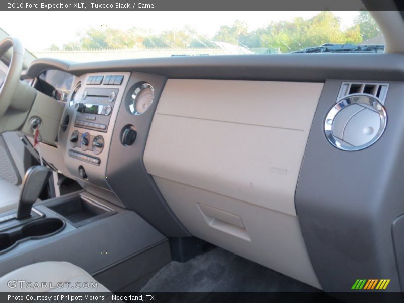 Tuxedo Black / Camel 2010 Ford Expedition XLT