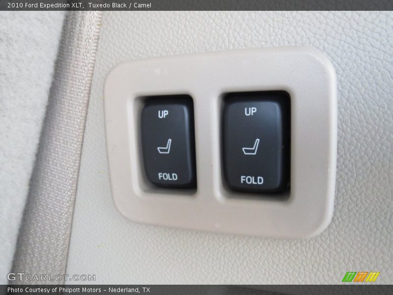 Tuxedo Black / Camel 2010 Ford Expedition XLT