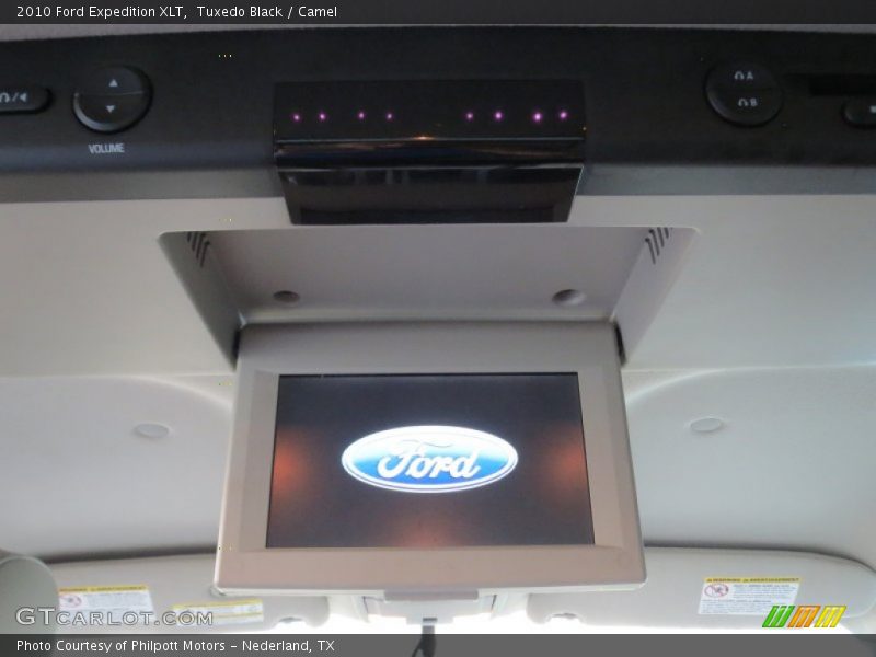 Tuxedo Black / Camel 2010 Ford Expedition XLT