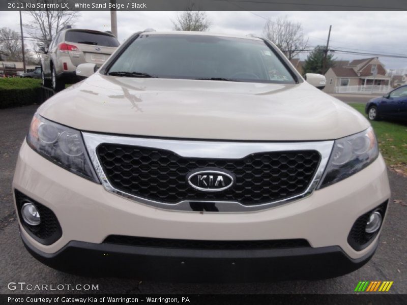 White Sand Beige / Black 2011 Kia Sorento LX