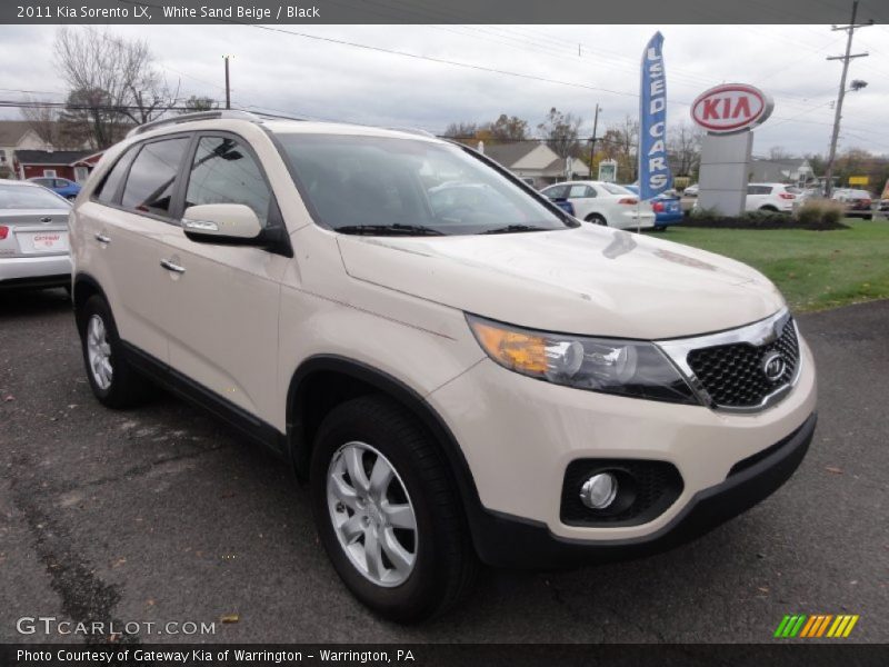 White Sand Beige / Black 2011 Kia Sorento LX
