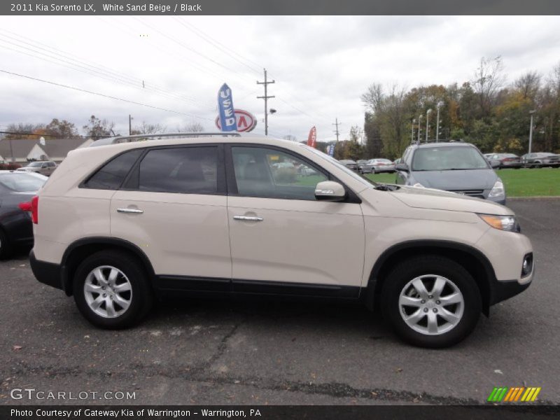 White Sand Beige / Black 2011 Kia Sorento LX