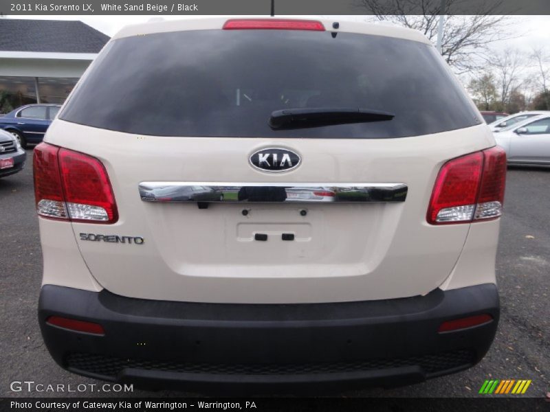 White Sand Beige / Black 2011 Kia Sorento LX