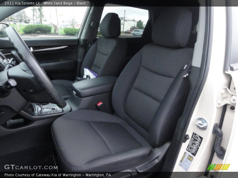 White Sand Beige / Black 2011 Kia Sorento LX