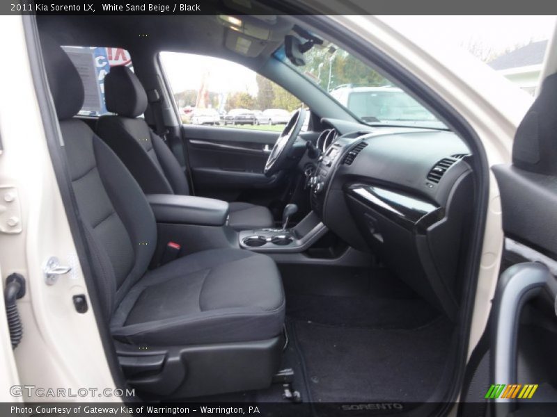 White Sand Beige / Black 2011 Kia Sorento LX