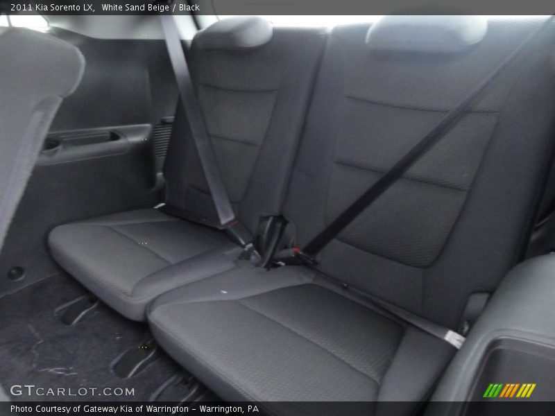 White Sand Beige / Black 2011 Kia Sorento LX