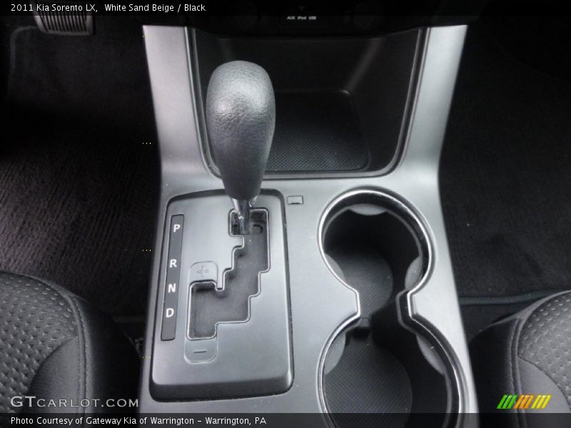 White Sand Beige / Black 2011 Kia Sorento LX