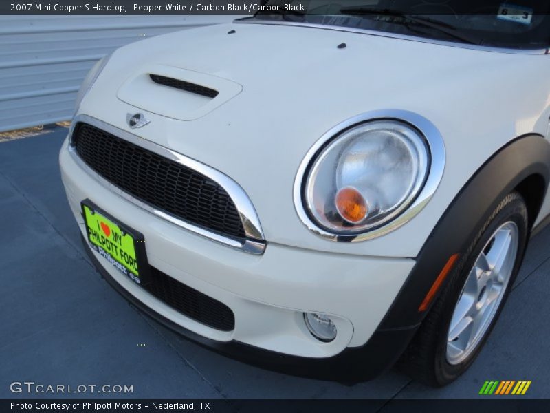 Pepper White / Carbon Black/Carbon Black 2007 Mini Cooper S Hardtop