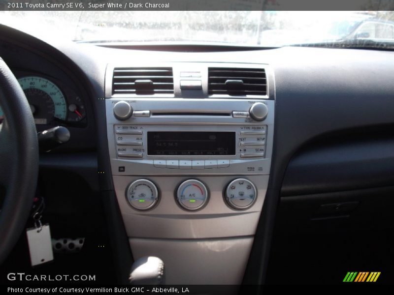 Super White / Dark Charcoal 2011 Toyota Camry SE V6