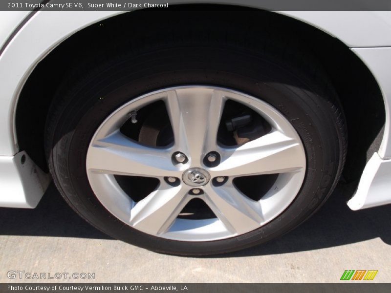 Super White / Dark Charcoal 2011 Toyota Camry SE V6