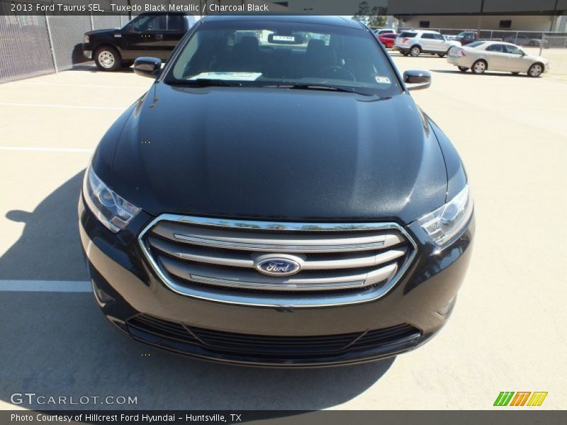 Tuxedo Black Metallic / Charcoal Black 2013 Ford Taurus SEL