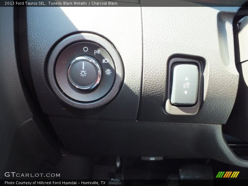 Tuxedo Black Metallic / Charcoal Black 2013 Ford Taurus SEL