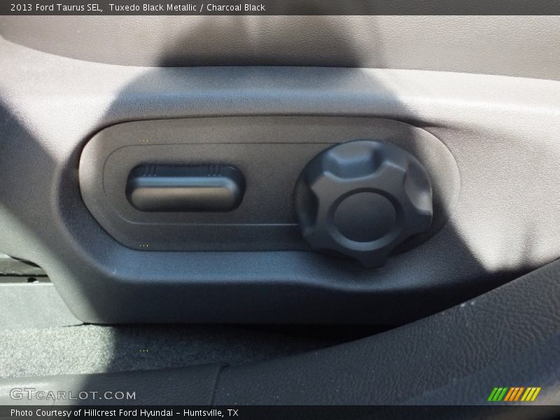 Tuxedo Black Metallic / Charcoal Black 2013 Ford Taurus SEL