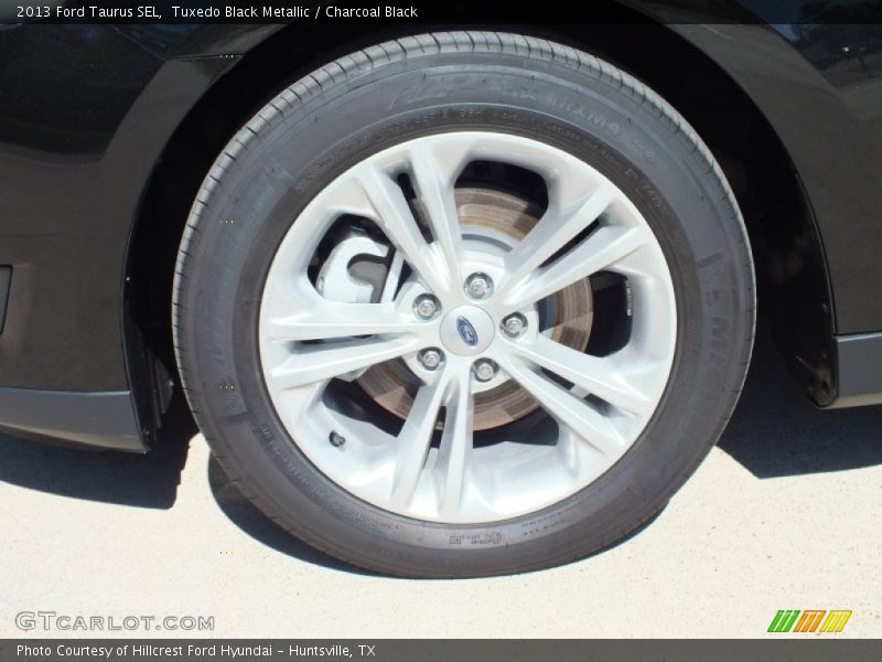 Tuxedo Black Metallic / Charcoal Black 2013 Ford Taurus SEL