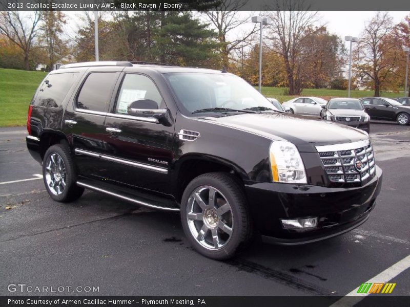 Front 3/4 View of 2013 Escalade Luxury AWD