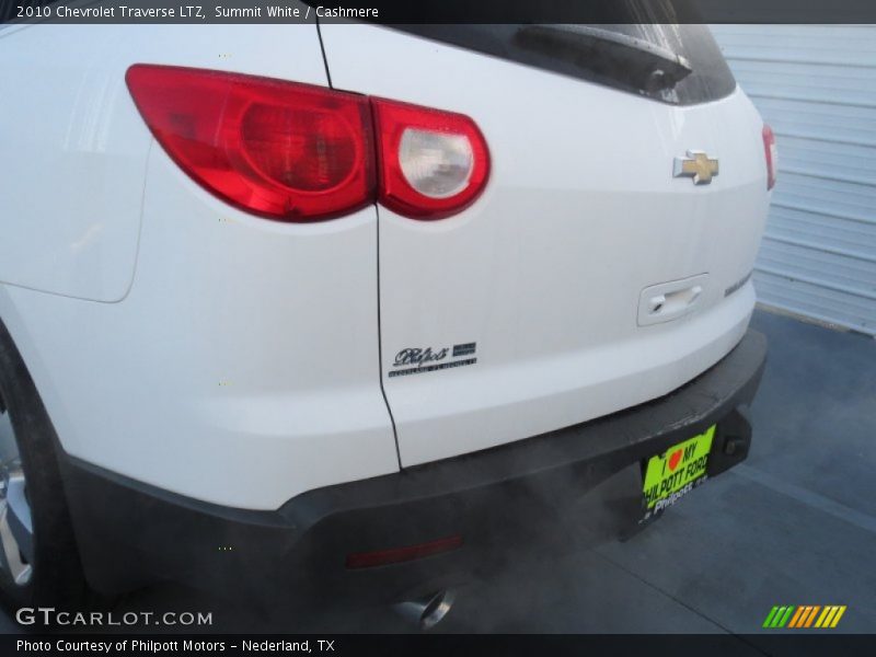 Summit White / Cashmere 2010 Chevrolet Traverse LTZ