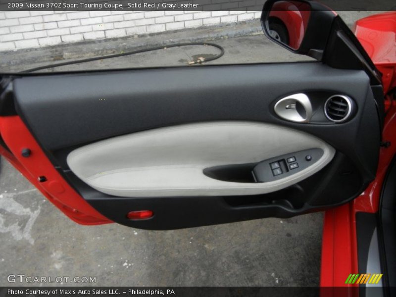 Door Panel of 2009 370Z Sport Touring Coupe
