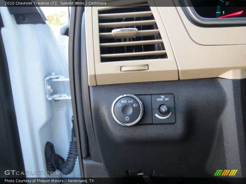 Summit White / Cashmere 2010 Chevrolet Traverse LTZ