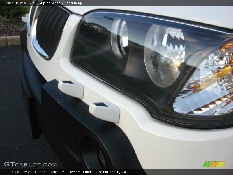 Alpine White / Sand Beige 2004 BMW X3 2.5i