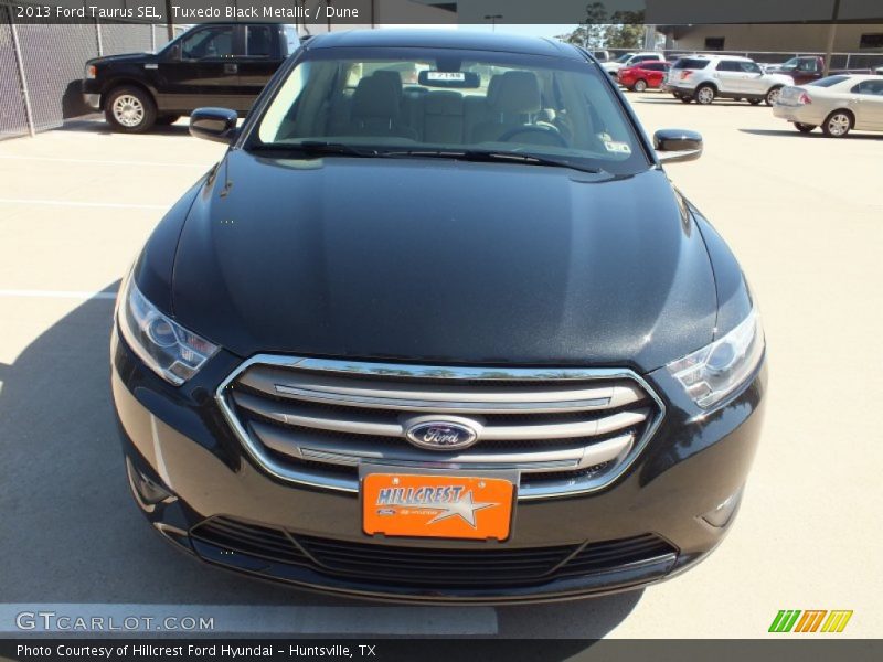 Tuxedo Black Metallic / Dune 2013 Ford Taurus SEL