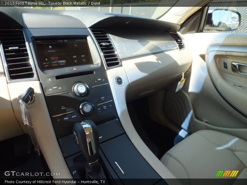 Tuxedo Black Metallic / Dune 2013 Ford Taurus SEL