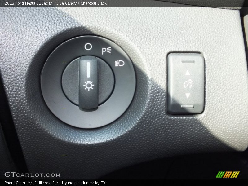 Blue Candy / Charcoal Black 2013 Ford Fiesta SE Sedan