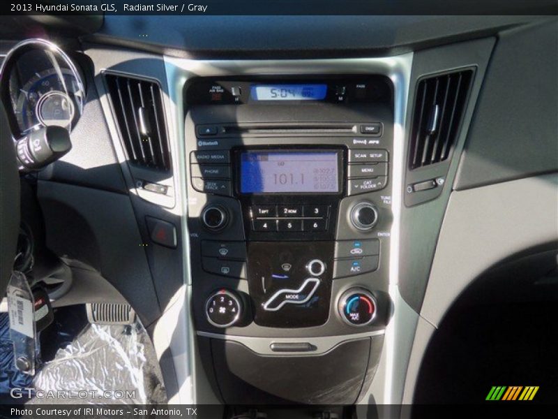 Radiant Silver / Gray 2013 Hyundai Sonata GLS