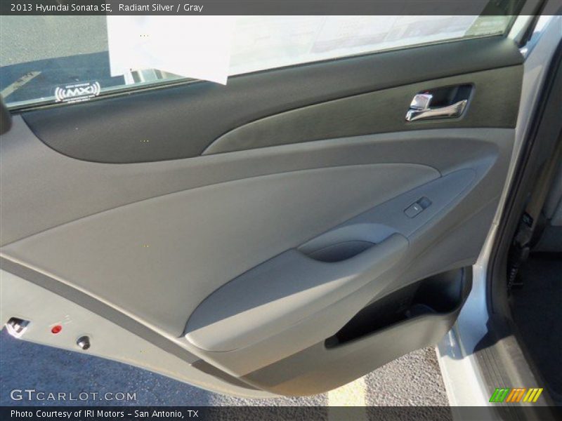 Radiant Silver / Gray 2013 Hyundai Sonata SE