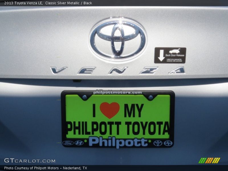 Classic Silver Metallic / Black 2013 Toyota Venza LE