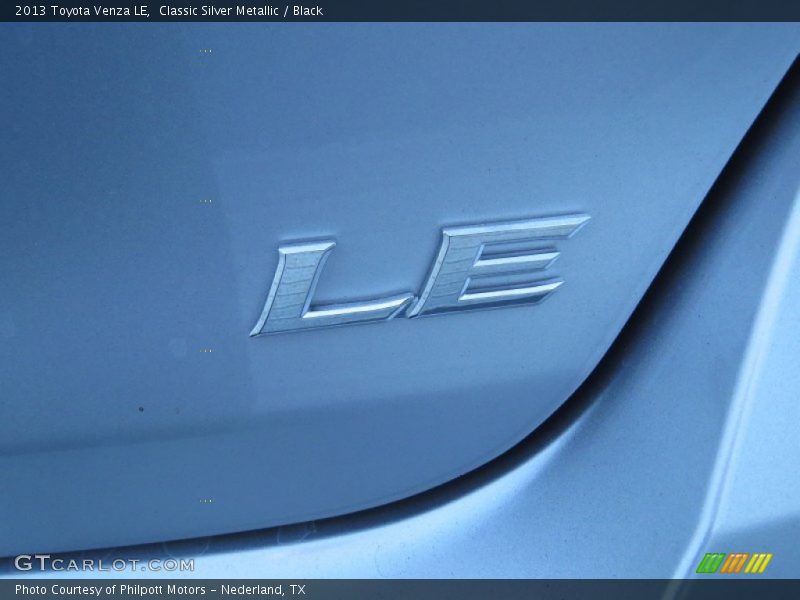  2013 Venza LE Logo