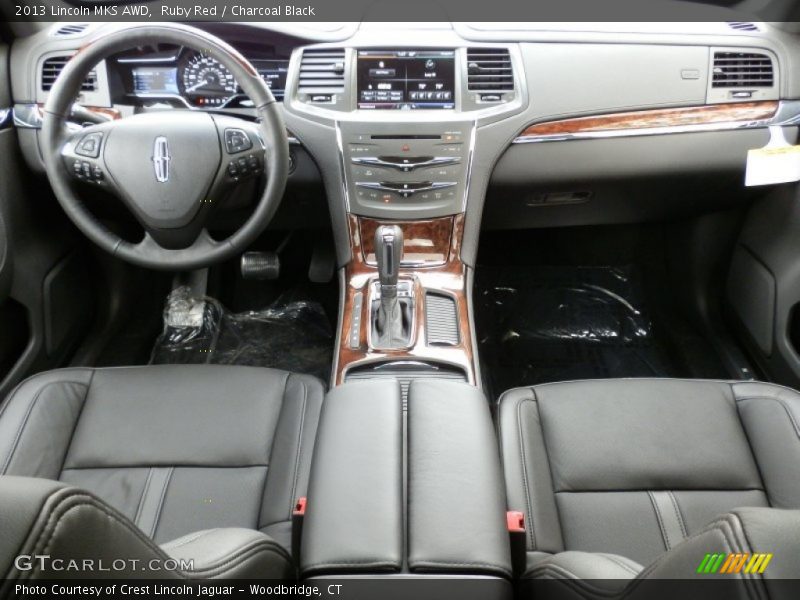 Dashboard of 2013 MKS AWD