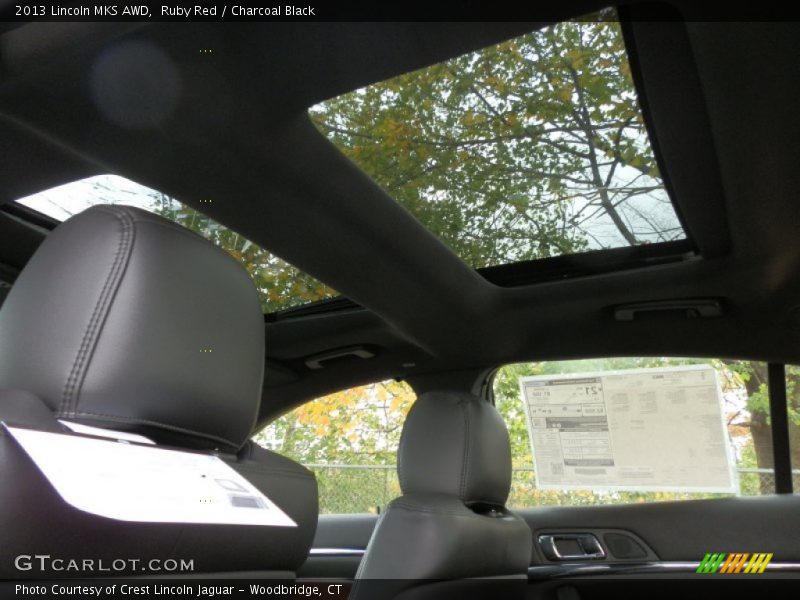 Sunroof of 2013 MKS AWD