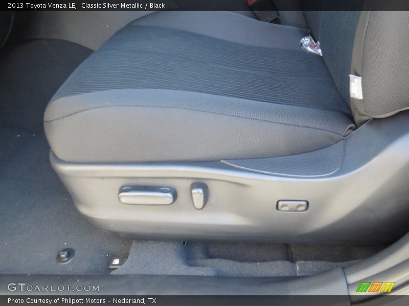 Classic Silver Metallic / Black 2013 Toyota Venza LE