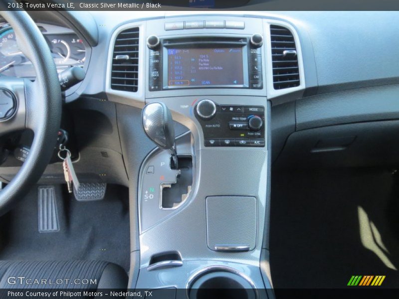 Classic Silver Metallic / Black 2013 Toyota Venza LE