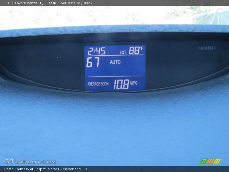 Classic Silver Metallic / Black 2013 Toyota Venza LE
