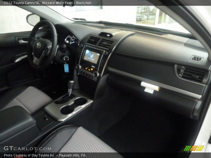 Blizzard White Pearl / Black/Ash 2012 Toyota Camry SE