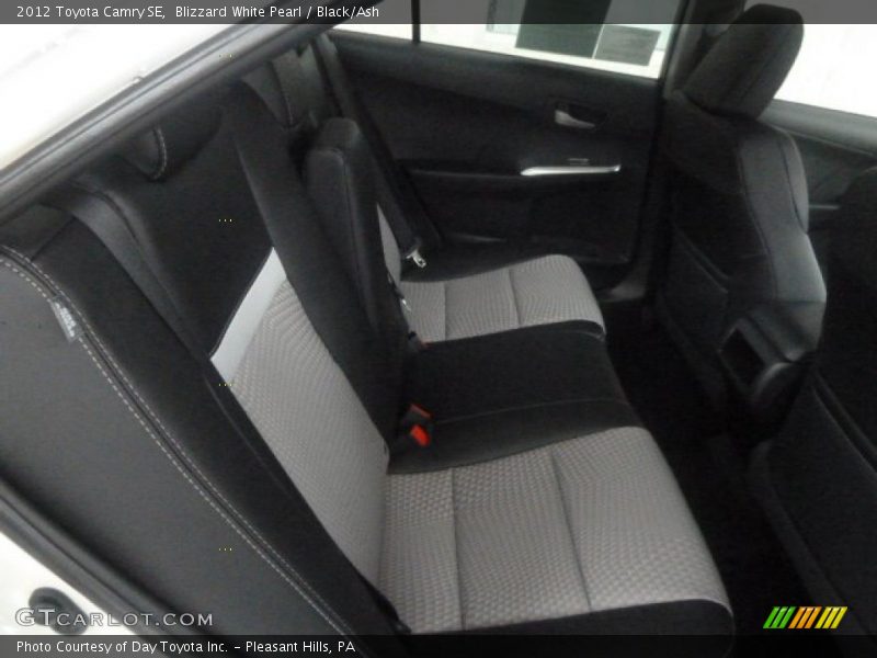 Blizzard White Pearl / Black/Ash 2012 Toyota Camry SE