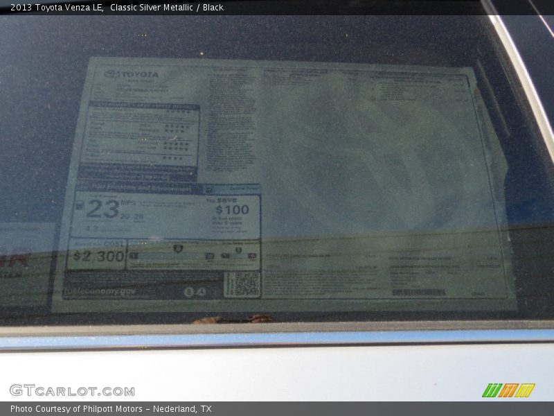 Classic Silver Metallic / Black 2013 Toyota Venza LE