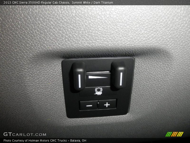 Summit White / Dark Titanium 2013 GMC Sierra 3500HD Regular Cab Chassis